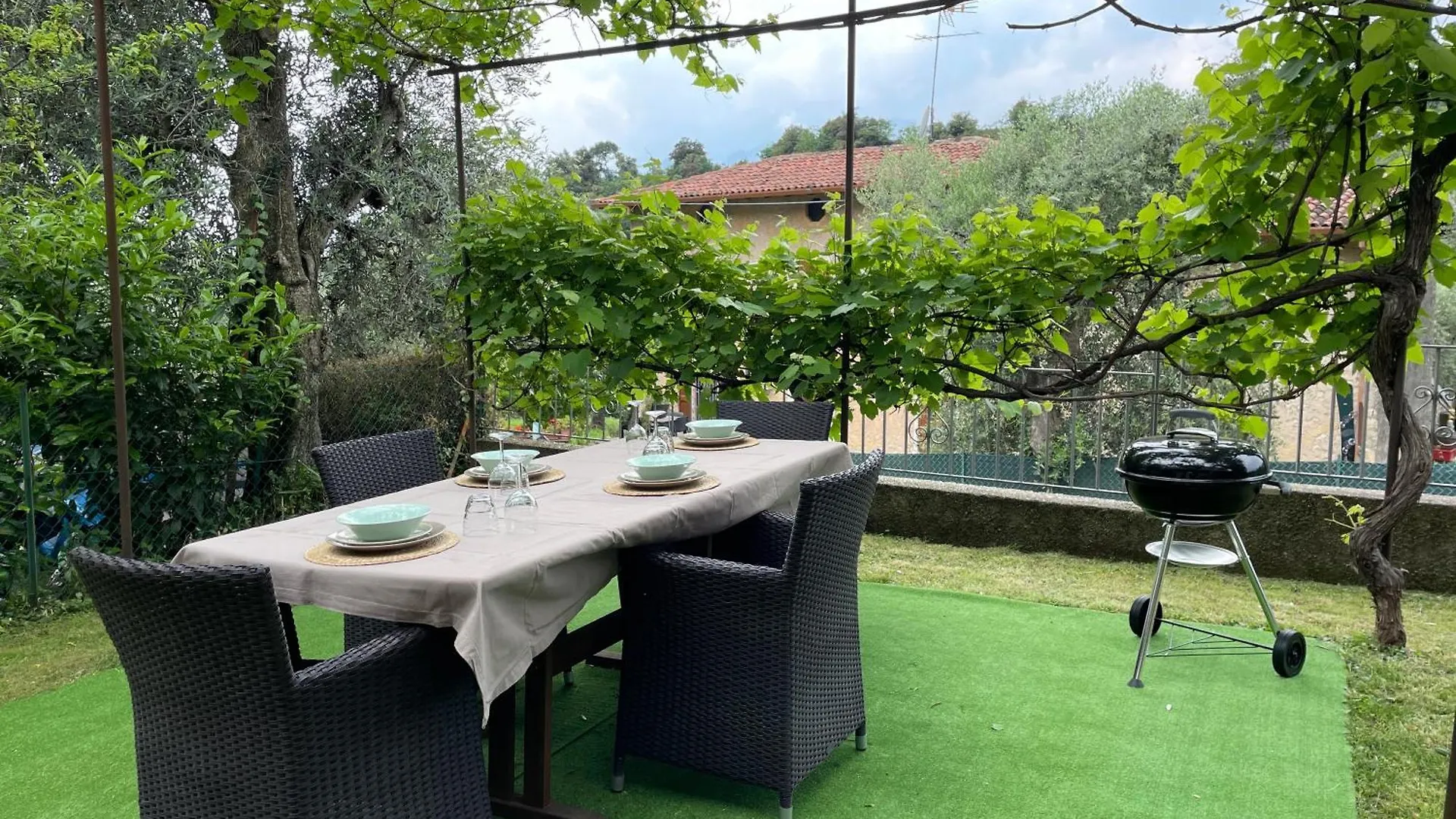 Casa Mario & Laura Ferienwohnungen Free Wi-Fi Parking Мальчезине 0*,  Италия