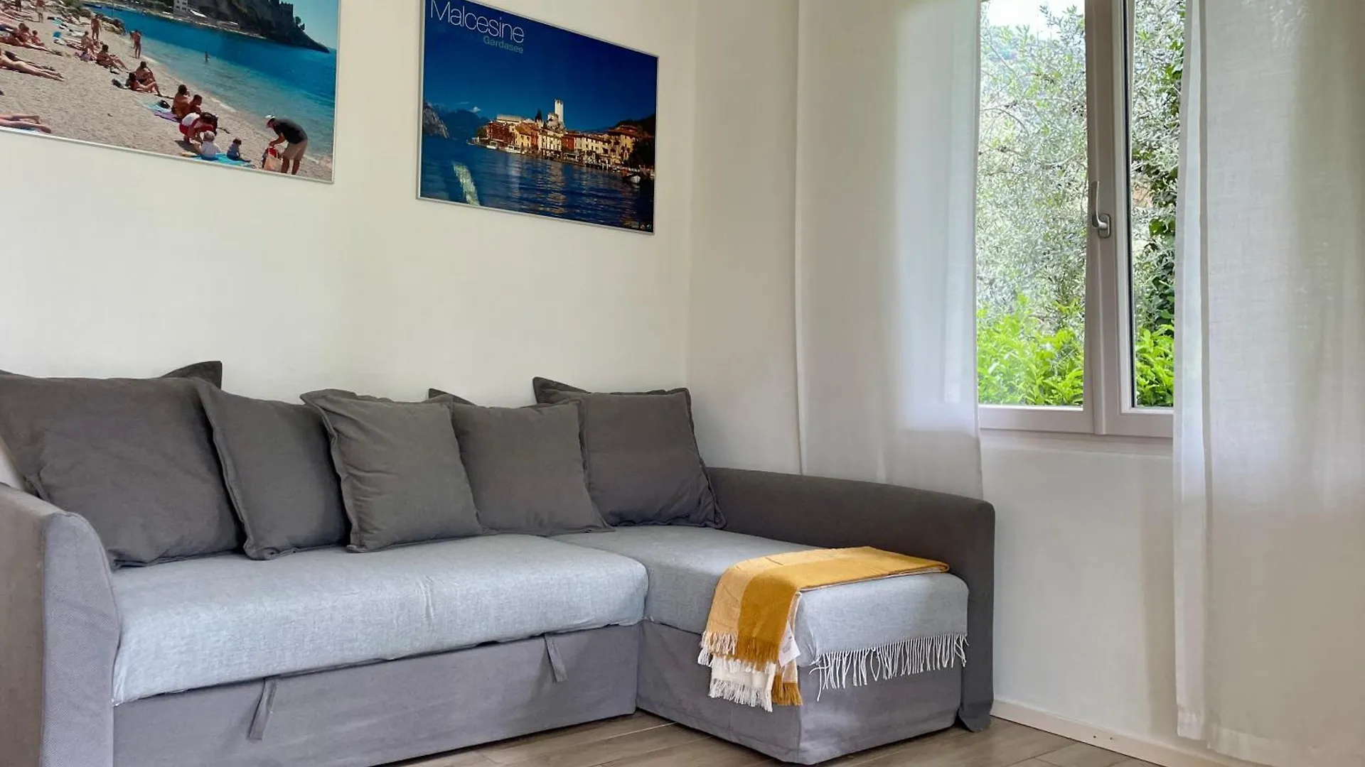 Апартаменты Casa Mario & Laura Ferienwohnungen Free Wi-Fi Parking Мальчезине