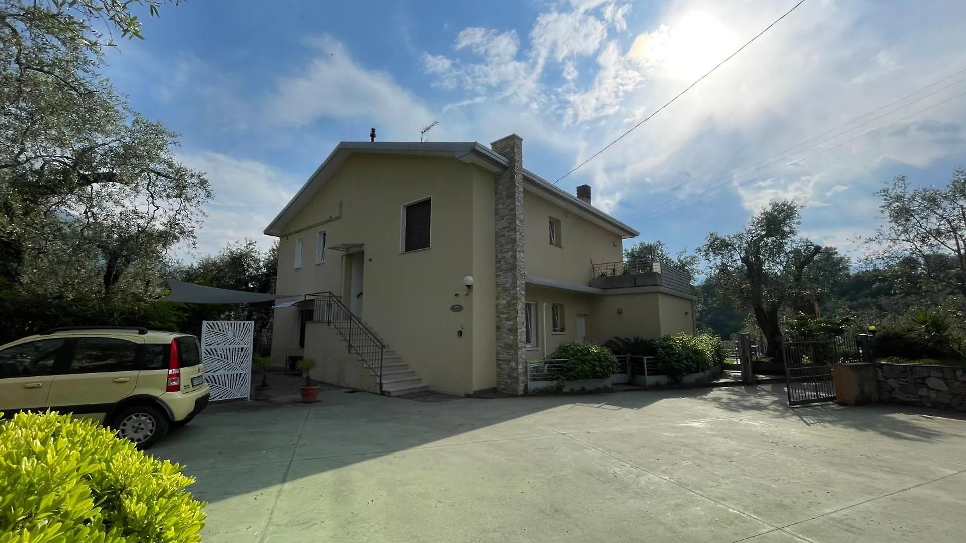 Апартаменты Casa Mario & Laura Ferienwohnungen Free Wi-Fi Parking Мальчезине